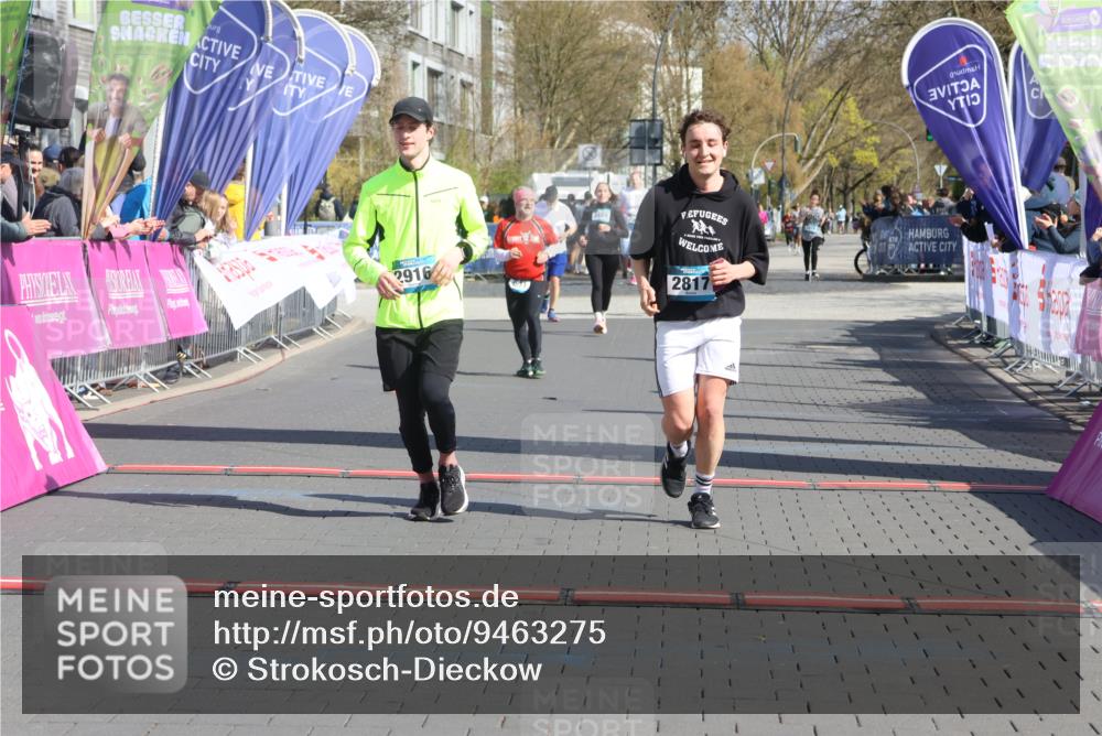 12.04.2026 - 45. Internationalen Wilhelmsburger Insellauf Strokosch-Dieckow http://msf.ph/oto/9463275 12.04.2026 11:12:29 Ziel 2817, 2916 meine-sportfotos.de