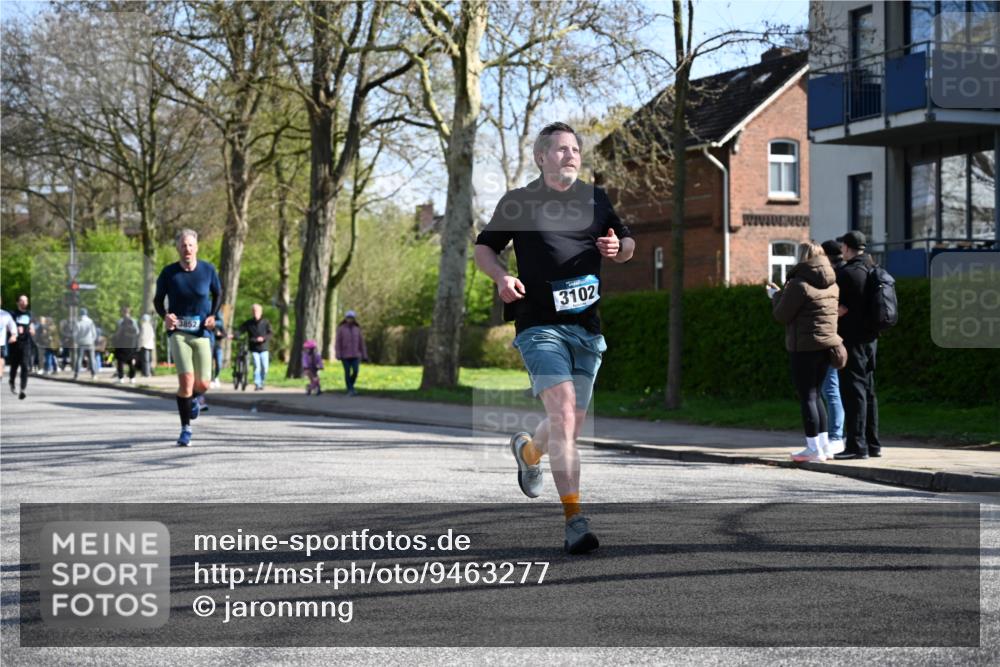 12.04.2026 - 45. Internationalen Wilhelmsburger Insellauf J. Mangold http://msf.ph/oto/9463277 12.04.2026 10:52:10 Ziel 4596, 4024, 5789, 3151, 3674, 3184, 3366, 3923, 3887, 3102, 3852, 2239, 2256, 2255, 5501, 5574, 4710, 4689, 4836, 3291, 5284, 3577, 2625, 4008, 3237, 5727 meine-sportfotos.de