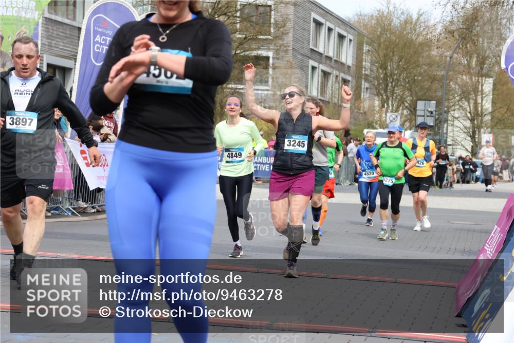12.04.2026 - 45. Internationalen Wilhelmsburger Insellauf Strokosch-Dieckow http://msf.ph/oto/9463278 12.04.2026 13:16:49 Ziel 3220, 4502, 3897, 3245, 4849, 3195, 5275, 5269 meine-sportfotos.de