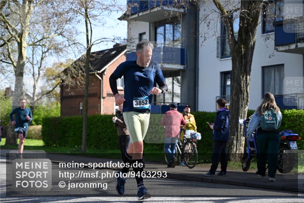12.04.2026 - 45. Internationalen Wilhelmsburger Insellauf J. Mangold http://msf.ph/oto/9463293 12.04.2026 10:52:13 Ziel 5789, 3151, 3674, 3184, 3366, 3923, 3887, 3102, 3852, 2239, 2256, 2255, 5501, 5574, 4710, 4689, 4836, 3291, 5284, 3577, 2625, 4008, 4008, 3237, 5727, 2746, 2355 meine-sportfotos.de