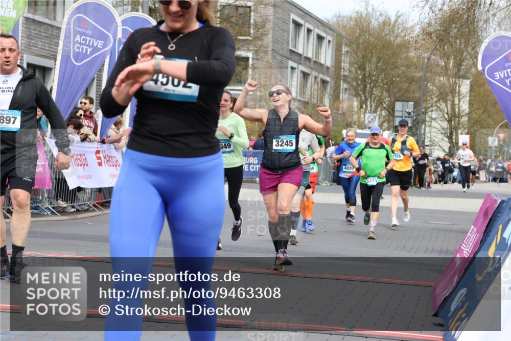 12.04.2026 - 45. Internationalen Wilhelmsburger Insellauf Strokosch-Dieckow http://msf.ph/oto/9463308 12.04.2026 13:16:49 Ziel 3220, 4502, 3897, 3245, 4849, 3195, 5275, 5269 meine-sportfotos.de