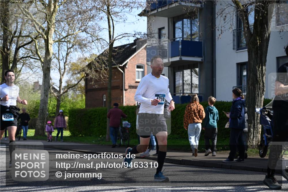 12.04.2026 - 45. Internationalen Wilhelmsburger Insellauf J. Mangold http://msf.ph/oto/9463310 12.04.2026 10:52:18 Ziel 3184, 3366, 3923, 3887, 3102, 3852, 2239, 2256, 2255, 5501, 5574, 4710, 4689, 4836, 3291, 3291, 5284, 3577, 2625, 4008, 3237, 5727, 2746, 2355, 5491, 3576 meine-sportfotos.de