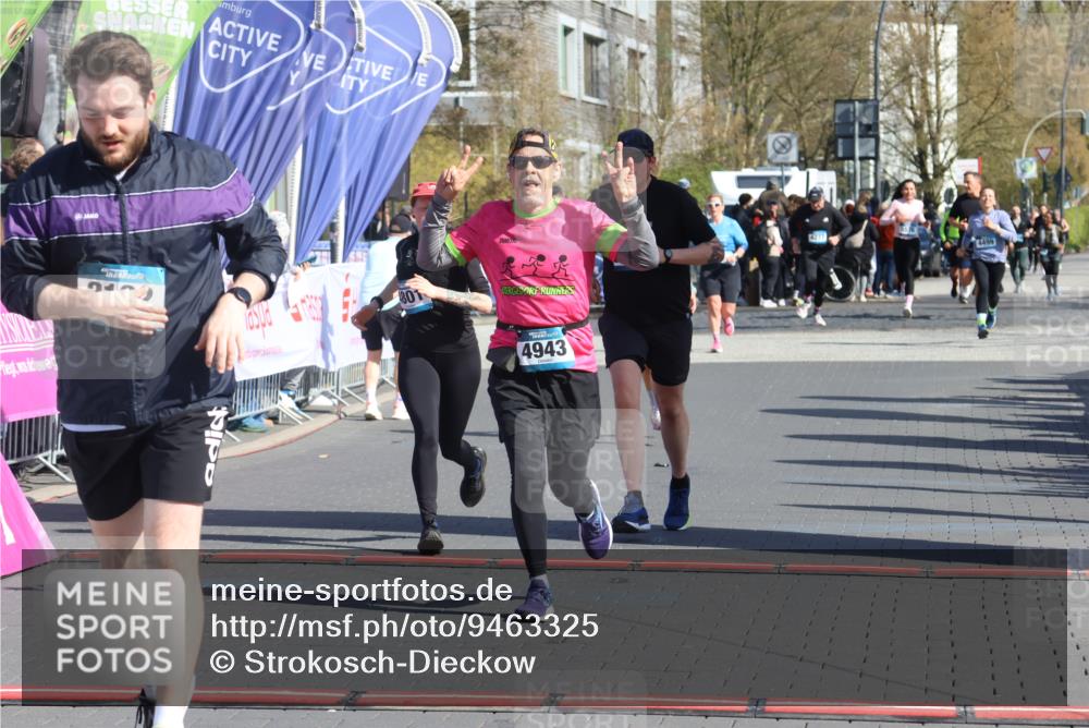 12.04.2026 - 45. Internationalen Wilhelmsburger Insellauf Strokosch-Dieckow http://msf.ph/oto/9463325 12.04.2026 10:53:36 Ziel 2162, 4943, 4801, 4802, 5544 meine-sportfotos.de