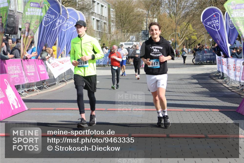 12.04.2026 - 45. Internationalen Wilhelmsburger Insellauf Strokosch-Dieckow http://msf.ph/oto/9463335 12.04.2026 11:12:29 Ziel 2817, 2916 meine-sportfotos.de