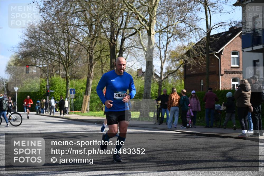 12.04.2026 - 45. Internationalen Wilhelmsburger Insellauf J. Mangold http://msf.ph/oto/9463352 12.04.2026 10:52:26 Ziel 3852, 2239, 2256, 2255, 5501, 5574, 4710, 4689, 4836, 3291, 5284, 3577, 2625, 4008, 3237, 3237, 5727, 2746, 2355, 5491, 3576, 4457, 2978, 2004 meine-sportfotos.de