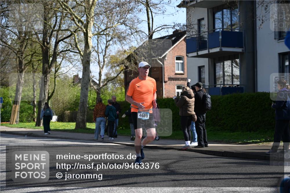 12.04.2026 - 45. Internationalen Wilhelmsburger Insellauf J. Mangold http://msf.ph/oto/9463376 12.04.2026 10:52:28 Ziel 3852, 2239, 2256, 2255, 5501, 5574, 4710, 4689, 4836, 3291, 5284, 3577, 2625, 4008, 3237, 5727, 5727, 2746, 2355, 5491, 3576, 4457, 2978, 2004 meine-sportfotos.de