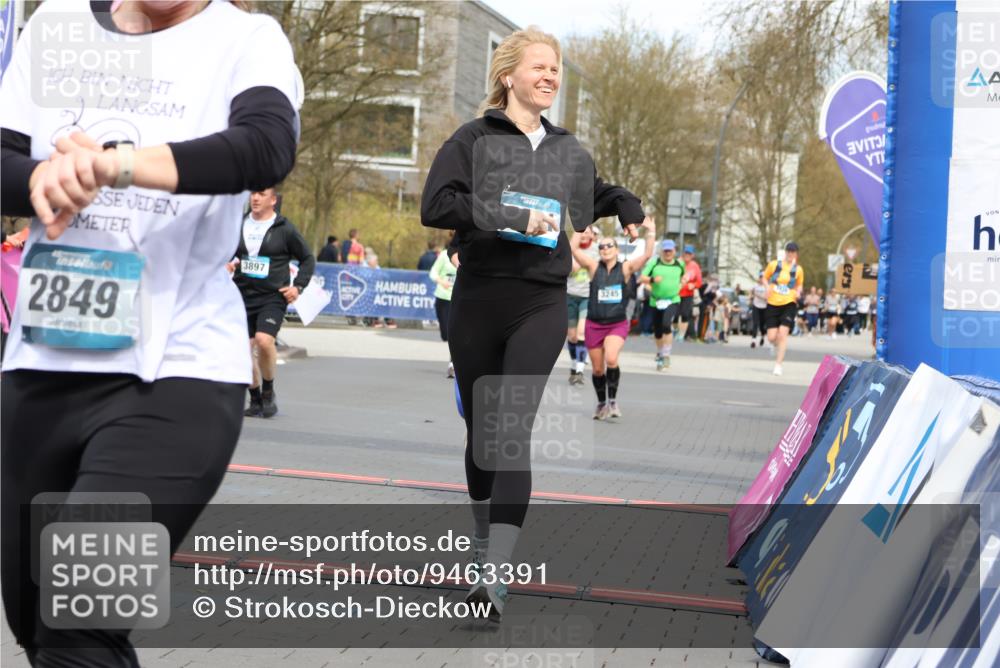 12.04.2026 - 45. Internationalen Wilhelmsburger Insellauf Strokosch-Dieckow http://msf.ph/oto/9463391 12.04.2026 13:16:45 Ziel 2849, 4808, 5261, 3220, 4502, 3897 meine-sportfotos.de
