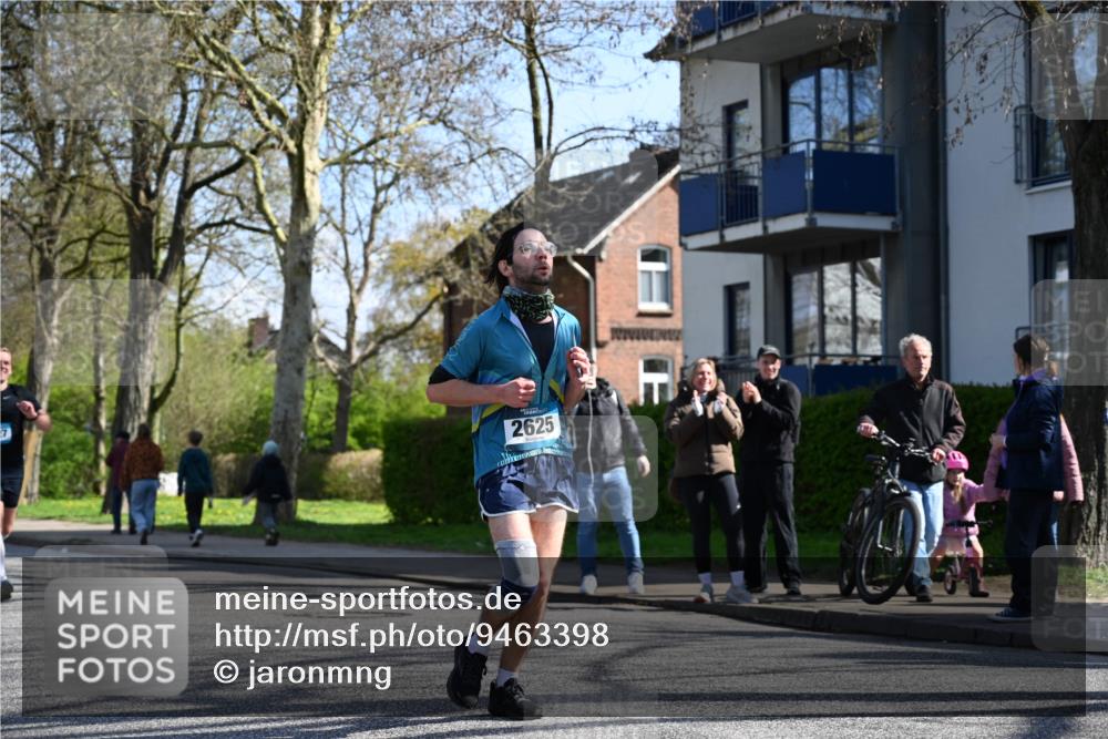 12.04.2026 - 45. Internationalen Wilhelmsburger Insellauf J. Mangold http://msf.ph/oto/9463398 12.04.2026 10:52:39 Ziel 4689, 4836, 3291, 5284, 3577, 2625, 4008, 3237, 5727, 2746, 2355, 5491, 3576, 4457, 2978, 2004, 2162, 4943, 4801, 4802, 5544 meine-sportfotos.de