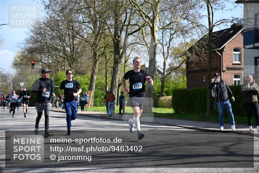 12.04.2026 - 45. Internationalen Wilhelmsburger Insellauf J. Mangold http://msf.ph/oto/9463402 12.04.2026 10:52:40 Ziel 3291, 5284, 3577, 2625, 4008, 3237, 5727, 2746, 2355, 5491, 3576, 4457, 2978, 2004, 2162, 4943, 4801, 4802, 5544, 4499 meine-sportfotos.de
