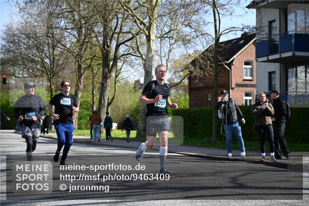 12.04.2026 - 45. Internationalen Wilhelmsburger Insellauf J. Mangold http://msf.ph/oto/9463409 12.04.2026 10:52:41 Ziel 3291, 5284, 3577, 2625, 4008, 3237, 5727, 2746, 2355, 5491, 5491, 3576, 4457, 2978, 2004, 2162, 4943, 4801, 4802, 5544, 4499, 4277, 2600, 5490 meine-sportfotos.de