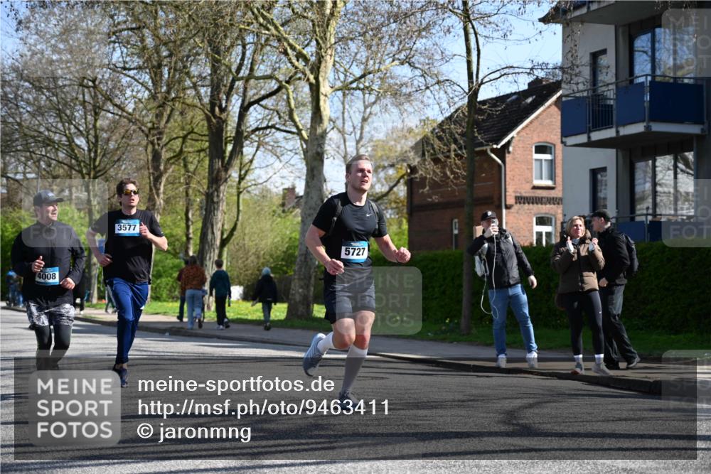 12.04.2026 - 45. Internationalen Wilhelmsburger Insellauf J. Mangold http://msf.ph/oto/9463411 12.04.2026 10:52:41 Ziel 3291, 5284, 3577, 2625, 4008, 3237, 5727, 2746, 2355, 5491, 5491, 3576, 4457, 2978, 2004, 2162, 4943, 4801, 4802, 5544, 4499, 4277, 2600, 5490 meine-sportfotos.de