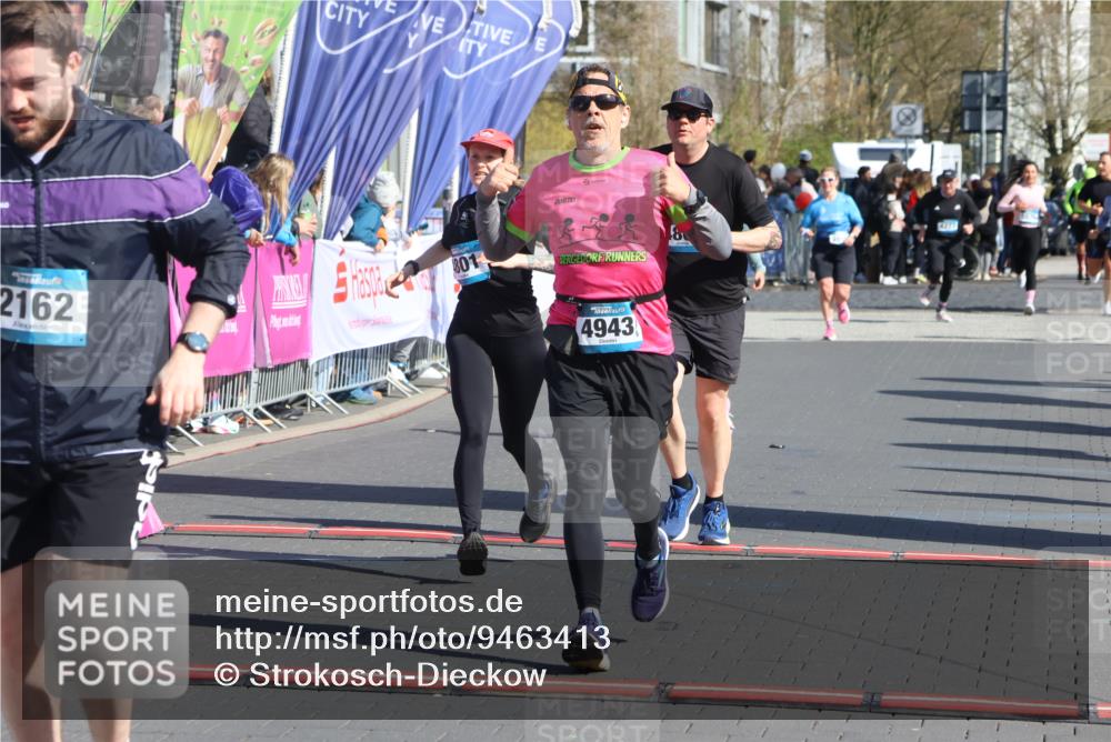 12.04.2026 - 45. Internationalen Wilhelmsburger Insellauf Strokosch-Dieckow http://msf.ph/oto/9463413 12.04.2026 10:53:37 Ziel 2162, 4943, 4801, 4802, 5544 meine-sportfotos.de