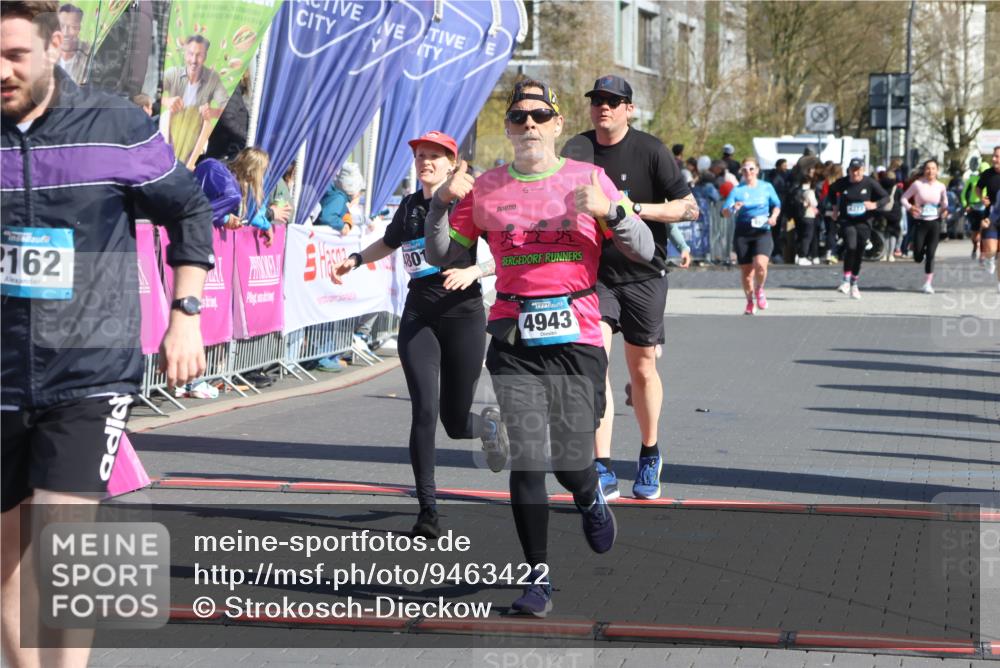 12.04.2026 - 45. Internationalen Wilhelmsburger Insellauf Strokosch-Dieckow http://msf.ph/oto/9463422 12.04.2026 10:53:37 Ziel 2162, 4943, 4801, 4802, 5544 meine-sportfotos.de