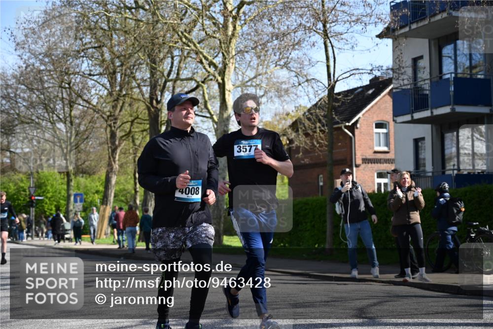 12.04.2026 - 45. Internationalen Wilhelmsburger Insellauf J. Mangold http://msf.ph/oto/9463428 12.04.2026 10:52:42 Ziel 3291, 5284, 3577, 2625, 4008, 3237, 5727, 2746, 2355, 5491, 3576, 3576, 4457, 2978, 2004, 2162, 4943, 4801, 4802, 5544, 4499, 4277, 2600, 5490, 5576 meine-sportfotos.de