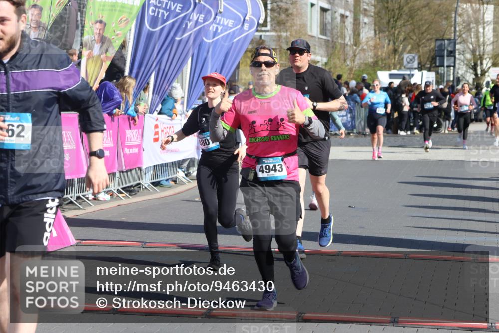 12.04.2026 - 45. Internationalen Wilhelmsburger Insellauf Strokosch-Dieckow http://msf.ph/oto/9463430 12.04.2026 10:53:37 Ziel 2162, 4943, 4801, 4802, 5544 meine-sportfotos.de