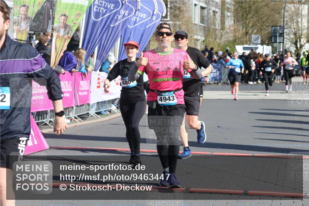 12.04.2026 - 45. Internationalen Wilhelmsburger Insellauf Strokosch-Dieckow http://msf.ph/oto/9463447 12.04.2026 10:53:37 Ziel 2162, 4943, 4801, 4802, 5544 meine-sportfotos.de