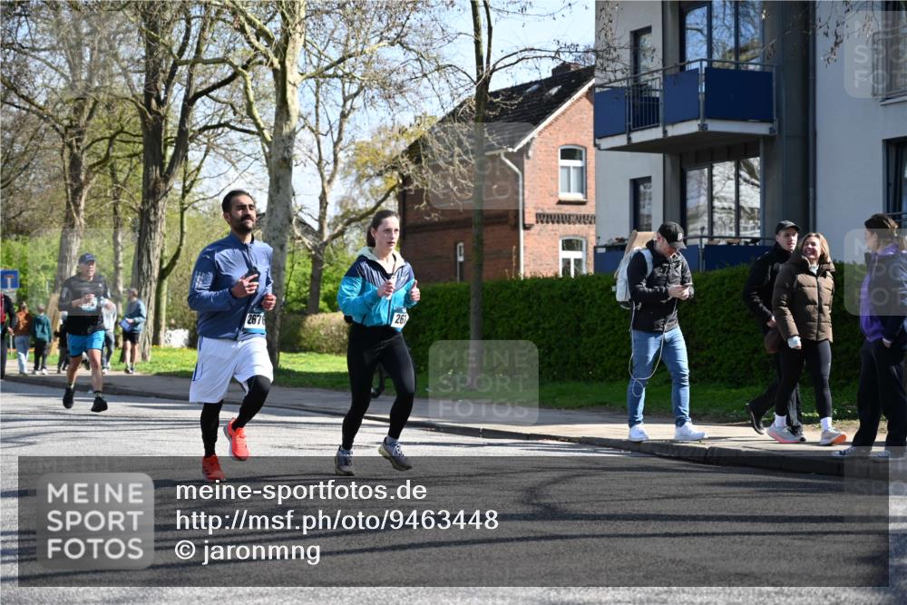 12.04.2026 - 45. Internationalen Wilhelmsburger Insellauf J. Mangold http://msf.ph/oto/9463448 12.04.2026 10:52:52 Ziel 5727, 2746, 2355, 5491, 3576, 4457, 2978, 2004, 2162, 4943, 4801, 4802, 5544, 4499, 4499, 4277, 2600, 5490, 5576, 5614, 4750, 2593 meine-sportfotos.de
