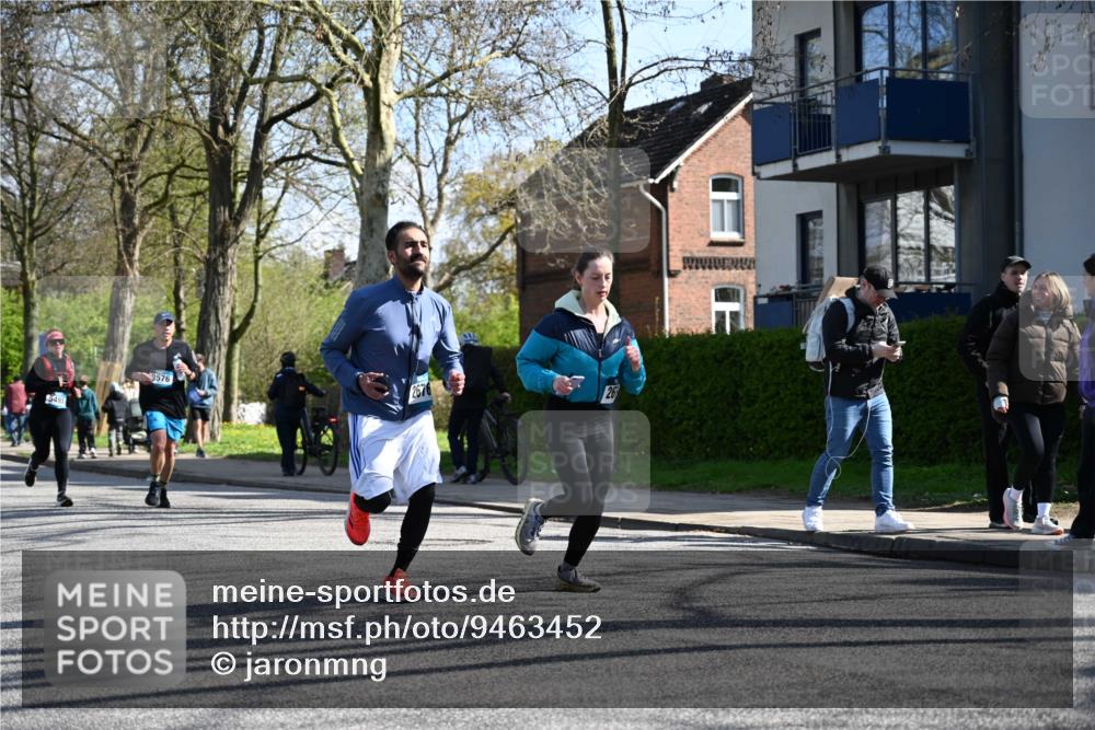 12.04.2026 - 45. Internationalen Wilhelmsburger Insellauf J. Mangold http://msf.ph/oto/9463452 12.04.2026 10:52:52 Ziel 5727, 2746, 2355, 5491, 3576, 4457, 2978, 2004, 2162, 4943, 4801, 4802, 5544, 4499, 4499, 4277, 2600, 5490, 5576, 5614, 4750, 2593 meine-sportfotos.de