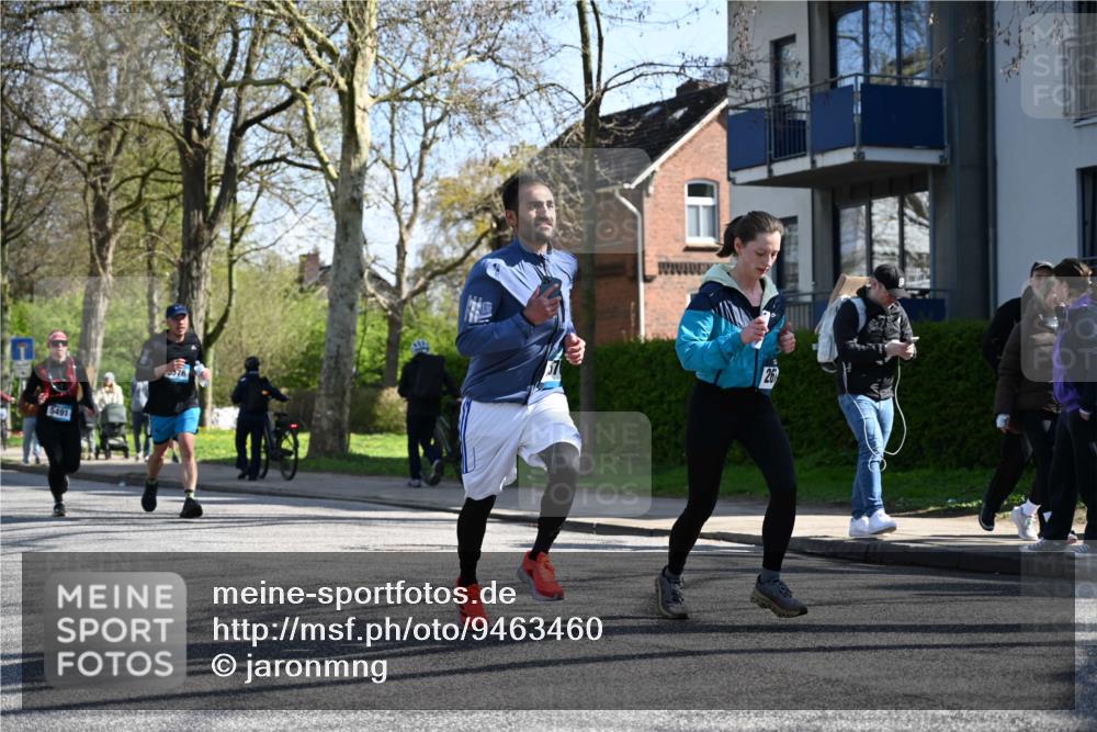 12.04.2026 - 45. Internationalen Wilhelmsburger Insellauf J. Mangold http://msf.ph/oto/9463460 12.04.2026 10:52:52 Ziel 5727, 2746, 2355, 5491, 3576, 4457, 2978, 2004, 2162, 4943, 4801, 4802, 5544, 4499, 4499, 4277, 2600, 5490, 5576, 5614, 4750, 2593 meine-sportfotos.de