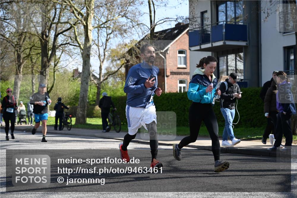 12.04.2026 - 45. Internationalen Wilhelmsburger Insellauf J. Mangold http://msf.ph/oto/9463461 12.04.2026 10:52:52 Ziel 5727, 2746, 2355, 5491, 3576, 4457, 2978, 2004, 2162, 4943, 4801, 4802, 5544, 4499, 4499, 4277, 2600, 5490, 5576, 5614, 4750, 2593 meine-sportfotos.de