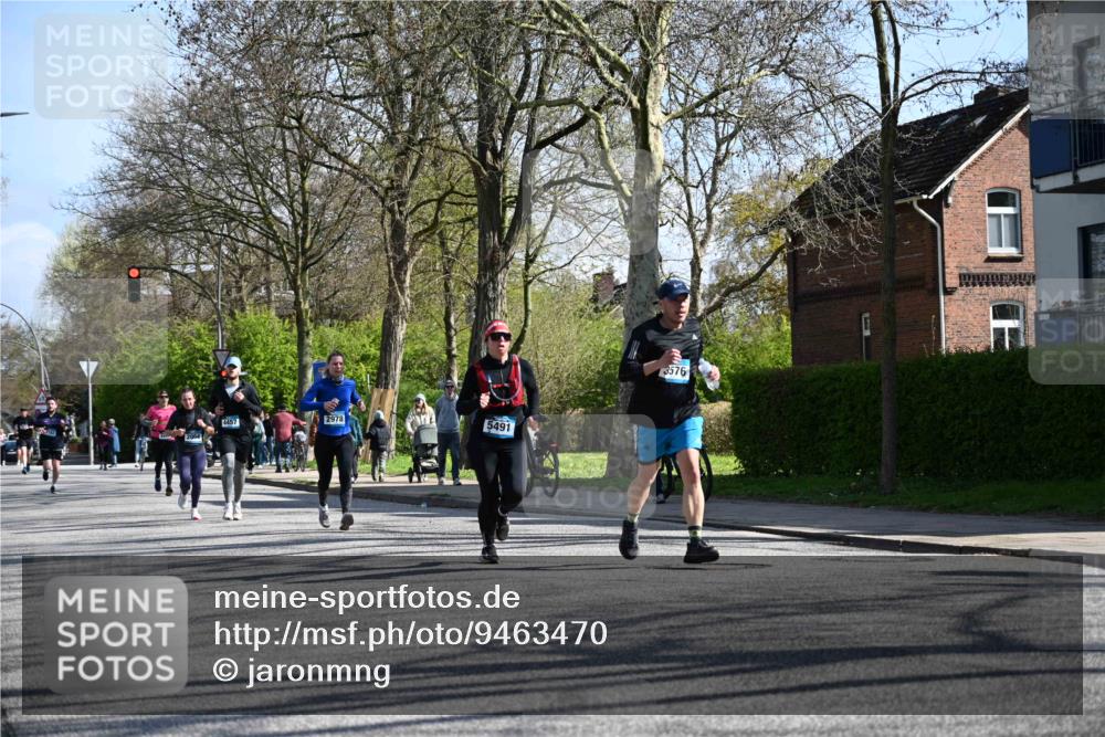 12.04.2026 - 45. Internationalen Wilhelmsburger Insellauf J. Mangold http://msf.ph/oto/9463470 12.04.2026 10:52:54 Ziel 2746, 2355, 5491, 3576, 4457, 2978, 2004, 2162, 4943, 4801, 4802, 5544, 4499, 4277, 2600, 5490, 5576, 5576, 5614, 4750, 2593, 2834 meine-sportfotos.de