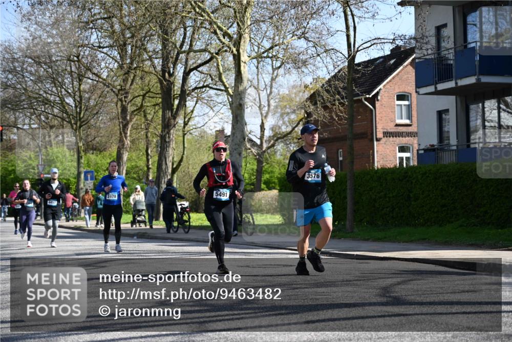 12.04.2026 - 45. Internationalen Wilhelmsburger Insellauf J. Mangold http://msf.ph/oto/9463482 12.04.2026 10:52:54 Ziel 2746, 2355, 5491, 3576, 4457, 2978, 2004, 2162, 4943, 4801, 4802, 5544, 4499, 4277, 2600, 5490, 5576, 5576, 5614, 4750, 2593, 2834 meine-sportfotos.de