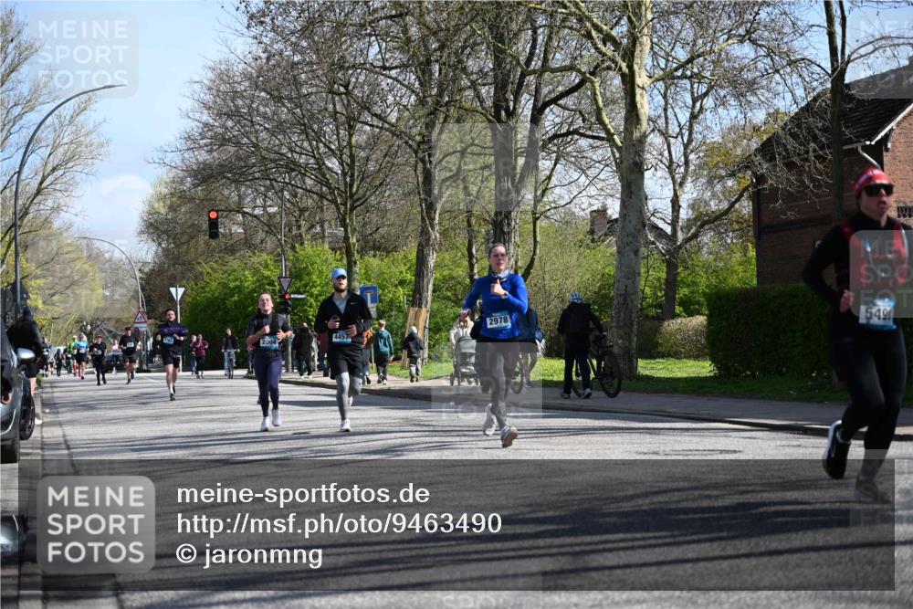 12.04.2026 - 45. Internationalen Wilhelmsburger Insellauf J. Mangold http://msf.ph/oto/9463490 12.04.2026 10:52:55 Ziel 2746, 2355, 5491, 3576, 4457, 2978, 2004, 2162, 2162, 4943, 4801, 4802, 5544, 4499, 4277, 2600, 5490, 5576, 5614, 4750, 2593, 2834 meine-sportfotos.de