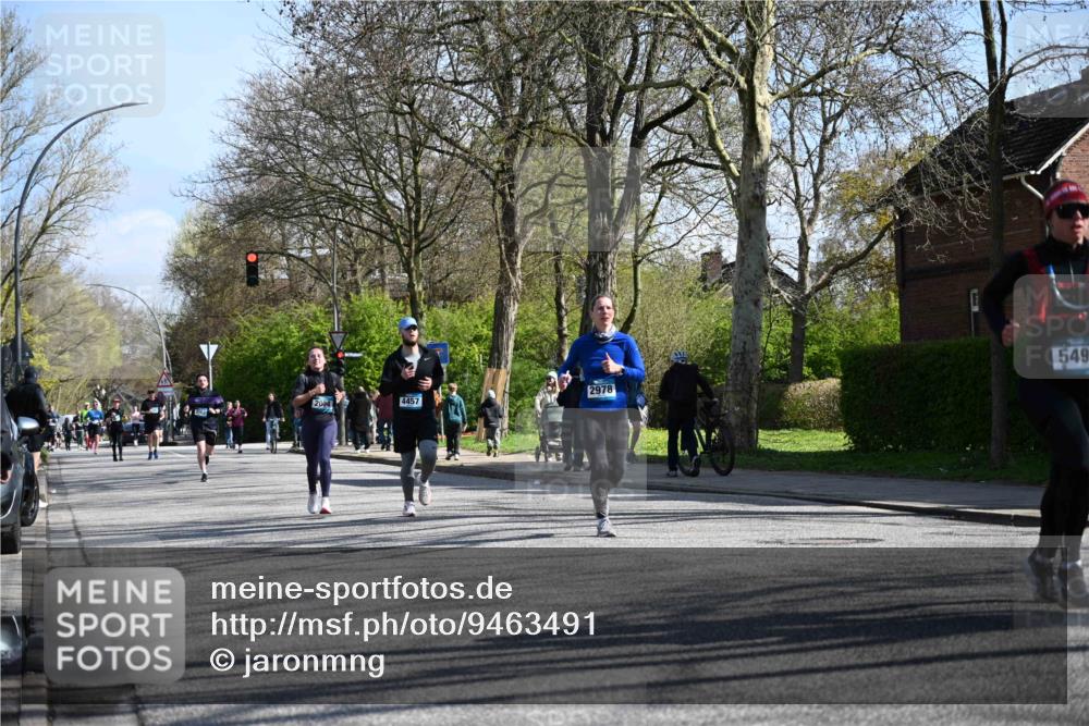 12.04.2026 - 45. Internationalen Wilhelmsburger Insellauf J. Mangold http://msf.ph/oto/9463491 12.04.2026 10:52:55 Ziel 2746, 2355, 5491, 3576, 4457, 2978, 2004, 2162, 2162, 4943, 4801, 4802, 5544, 4499, 4277, 2600, 5490, 5576, 5614, 4750, 2593, 2834 meine-sportfotos.de