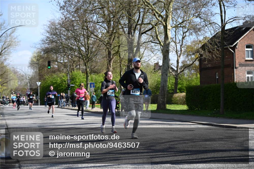 12.04.2026 - 45. Internationalen Wilhelmsburger Insellauf J. Mangold http://msf.ph/oto/9463507 12.04.2026 10:52:58 Ziel 2746, 2355, 5491, 3576, 4457, 2978, 2004, 2162, 4943, 4801, 4802, 4801, 4802, 5544, 4499, 4277, 2600, 5490, 5576, 5614, 4750, 2593, 2834, 2554, 5617 meine-sportfotos.de