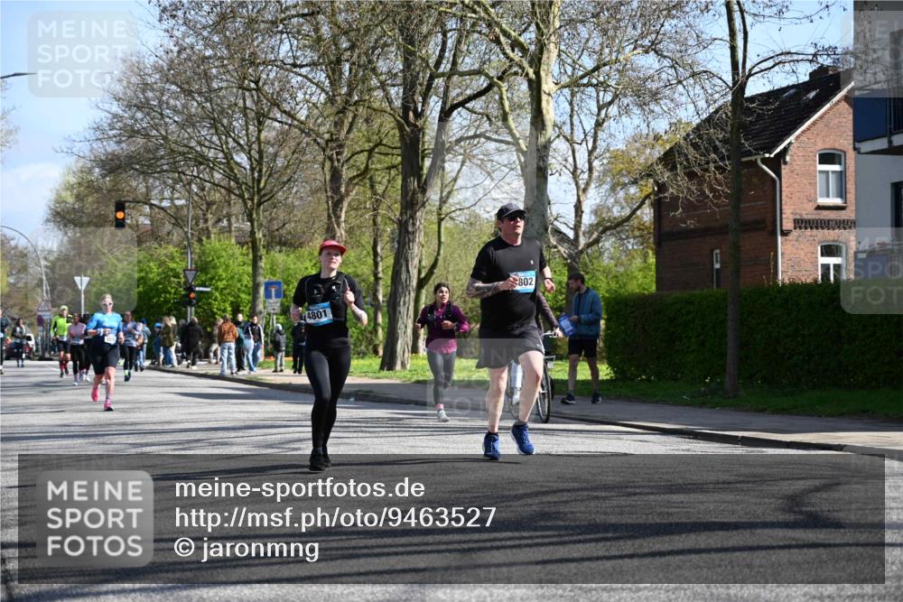 12.04.2026 - 45. Internationalen Wilhelmsburger Insellauf J. Mangold http://msf.ph/oto/9463527 12.04.2026 10:53:09 Ziel 4457, 2978, 2004, 2162, 4943, 4801, 4802, 5544, 4499, 4277, 2600, 5490, 5576, 5614, 4750, 2593, 2834, 2554, 5617, 5617, 5650, 4338 meine-sportfotos.de