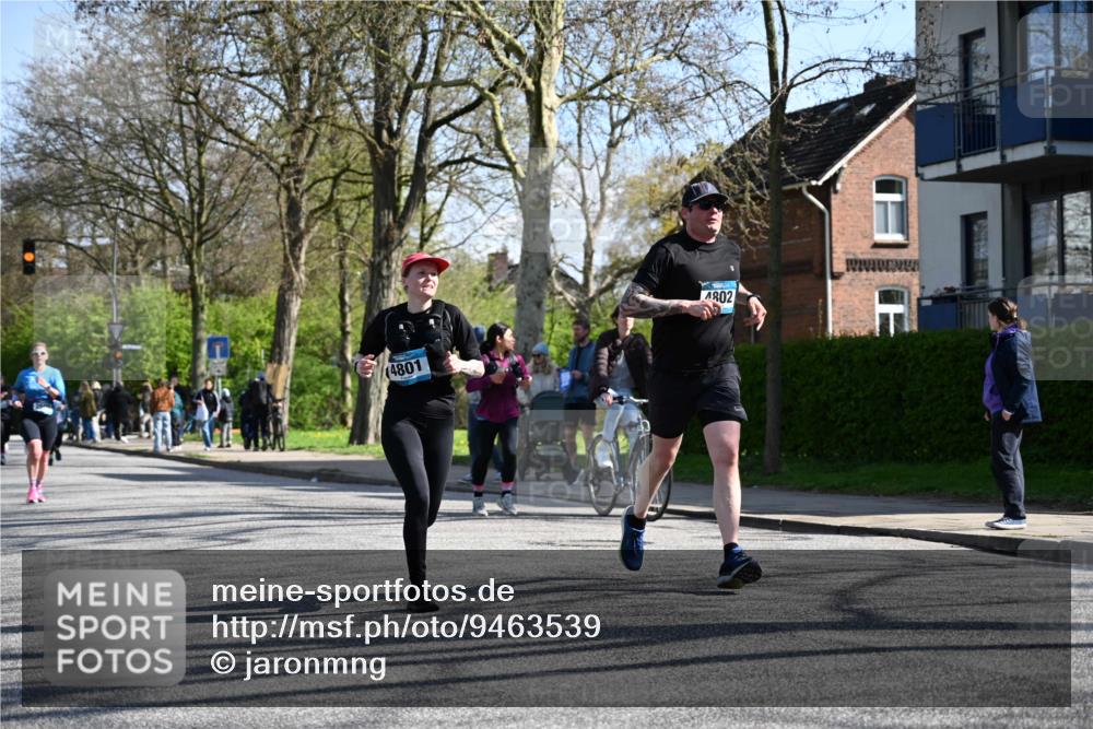 12.04.2026 - 45. Internationalen Wilhelmsburger Insellauf J. Mangold http://msf.ph/oto/9463539 12.04.2026 10:53:10 Ziel 4457, 2978, 2004, 2162, 4943, 4801, 4802, 5544, 4499, 4277, 2600, 5490, 5576, 5614, 4750, 2593, 2834, 2554, 5617, 5650, 4338 meine-sportfotos.de