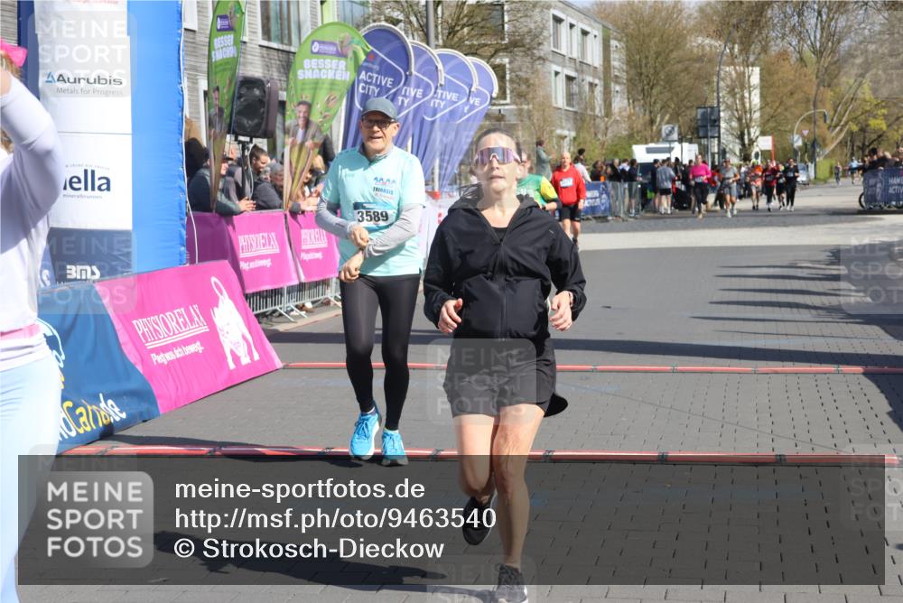 12.04.2026 - 45. Internationalen Wilhelmsburger Insellauf Strokosch-Dieckow http://msf.ph/oto/9463540 12.04.2026 11:12:45 Ziel 2816, 2918, 3589, 2135 meine-sportfotos.de