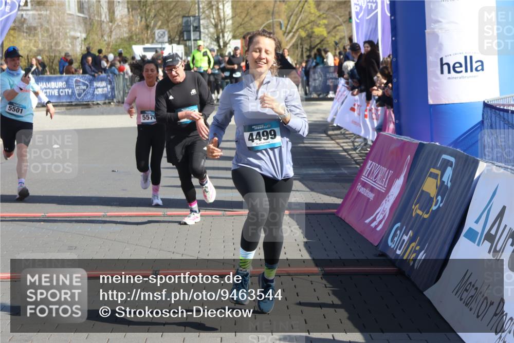 12.04.2026 - 45. Internationalen Wilhelmsburger Insellauf Strokosch-Dieckow http://msf.ph/oto/9463544 12.04.2026 10:53:44 Ziel 5544, 4499, 4277, 2600, 5490, 5576 meine-sportfotos.de