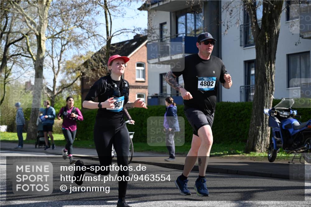 12.04.2026 - 45. Internationalen Wilhelmsburger Insellauf J. Mangold http://msf.ph/oto/9463554 12.04.2026 10:53:11 Ziel 2978, 2004, 2162, 4943, 4801, 4802, 5544, 4499, 4277, 2600, 5490, 5576, 5614, 4750, 2593, 2834, 2554, 5617, 5650, 4338, 5406 meine-sportfotos.de