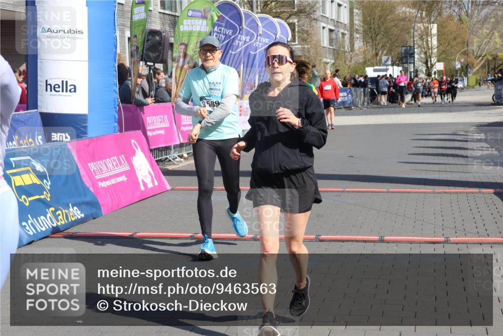 12.04.2026 - 45. Internationalen Wilhelmsburger Insellauf Strokosch-Dieckow http://msf.ph/oto/9463563 12.04.2026 11:12:46 Ziel 2816, 2918, 3589, 2135 meine-sportfotos.de