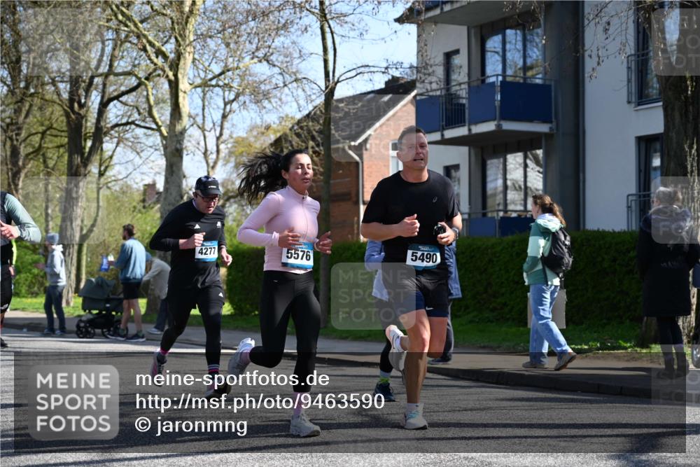 12.04.2026 - 45. Internationalen Wilhelmsburger Insellauf J. Mangold http://msf.ph/oto/9463590 12.04.2026 10:53:18 Ziel 2162, 4943, 4801, 4802, 5544, 4499, 4277, 2600, 5490, 5576, 5614, 4750, 2593, 2834, 2834, 2554, 5617, 5650, 4338, 5406, 2368, 5347 meine-sportfotos.de
