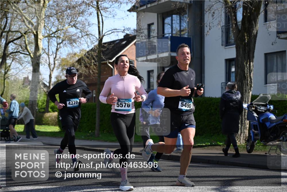 12.04.2026 - 45. Internationalen Wilhelmsburger Insellauf J. Mangold http://msf.ph/oto/9463596 12.04.2026 10:53:19 Ziel 2162, 4943, 4801, 4802, 5544, 4499, 4277, 2600, 5490, 5576, 5614, 4750, 2593, 2834, 2554, 5617, 5650, 4338, 5406, 2368, 5347, 3399 meine-sportfotos.de