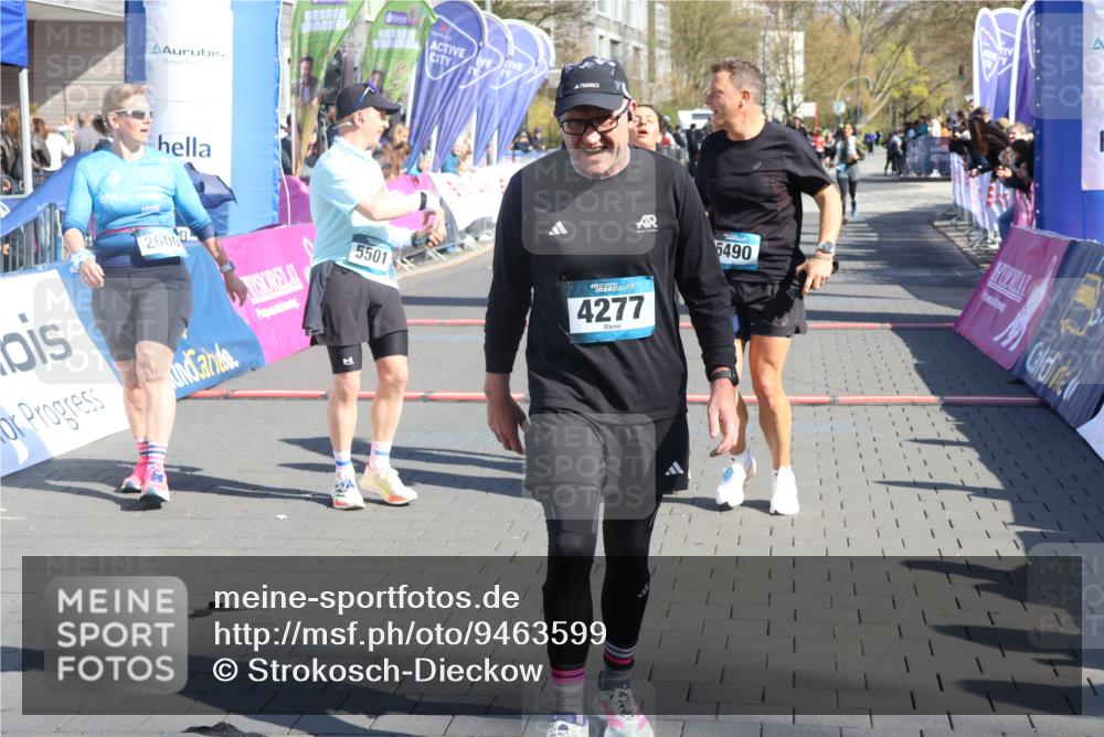 12.04.2026 - 45. Internationalen Wilhelmsburger Insellauf Strokosch-Dieckow http://msf.ph/oto/9463599 12.04.2026 10:53:48 Ziel 4499, 4277, 2600, 5490, 5576 meine-sportfotos.de