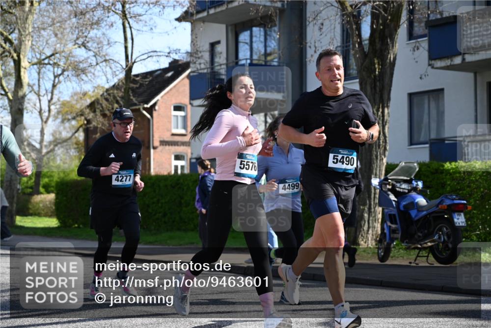 12.04.2026 - 45. Internationalen Wilhelmsburger Insellauf J. Mangold http://msf.ph/oto/9463601 12.04.2026 10:53:19 Ziel 2162, 4943, 4801, 4802, 5544, 4499, 4277, 2600, 5490, 5576, 5614, 4750, 2593, 2834, 2554, 5617, 5650, 4338, 5406, 2368, 5347, 3399 meine-sportfotos.de
