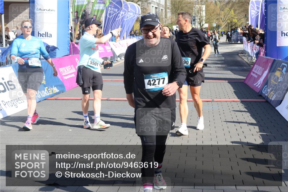 12.04.2026 - 45. Internationalen Wilhelmsburger Insellauf Strokosch-Dieckow http://msf.ph/oto/9463619 12.04.2026 10:53:48 Ziel 4499, 4277, 2600, 5490, 5576 meine-sportfotos.de