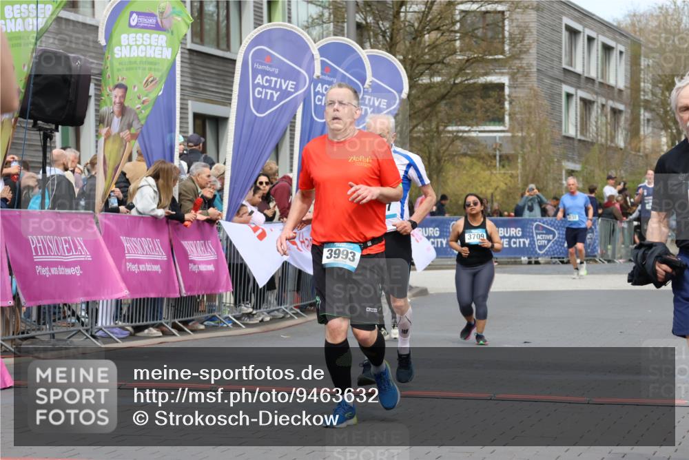 12.04.2026 - 45. Internationalen Wilhelmsburger Insellauf Strokosch-Dieckow http://msf.ph/oto/9463632 12.04.2026 13:16:31 Ziel 2681, 5839, 5582, 5666, 3993, 5517, 3710, 3709 meine-sportfotos.de