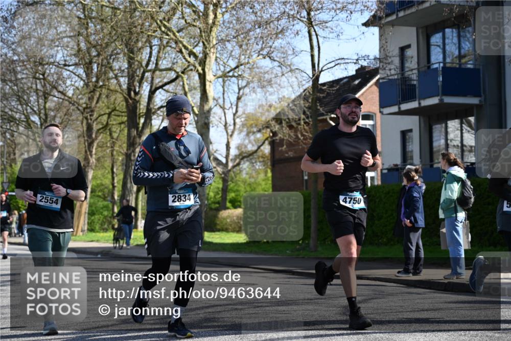 12.04.2026 - 45. Internationalen Wilhelmsburger Insellauf J. Mangold http://msf.ph/oto/9463644 12.04.2026 10:53:26 Ziel 4499, 4277, 2600, 5490, 5576, 5614, 4750, 2593, 2834, 2554, 5617, 5650, 4338, 5406, 2368, 5347, 3399, 2606, 3918, 5740 meine-sportfotos.de