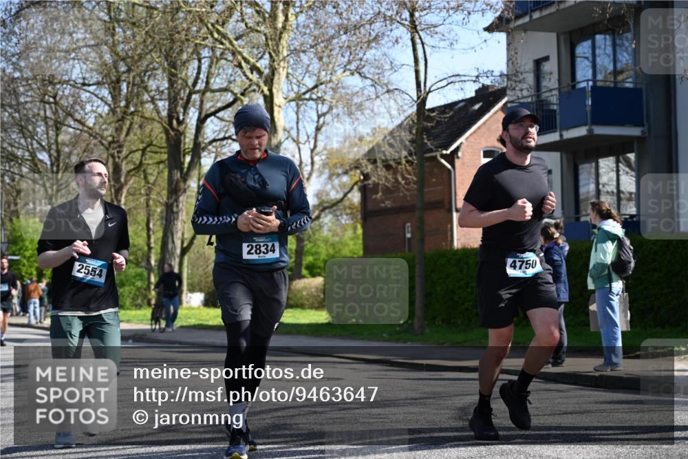 12.04.2026 - 45. Internationalen Wilhelmsburger Insellauf J. Mangold http://msf.ph/oto/9463647 12.04.2026 10:53:26 Ziel 4499, 4277, 2600, 5490, 5576, 5614, 4750, 2593, 2834, 2554, 5617, 5650, 4338, 5406, 2368, 5347, 3399, 2606, 3918, 5740 meine-sportfotos.de