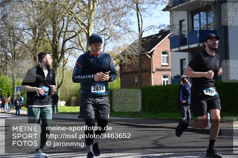 12.04.2026 - 45. Internationalen Wilhelmsburger Insellauf J. Mangold http://msf.ph/oto/9463652 12.04.2026 10:53:26 Ziel 4499, 4277, 2600, 5490, 5576, 5614, 4750, 2593, 2834, 2554, 5617, 5650, 4338, 5406, 2368, 5347, 3399, 2606, 3918, 5740 meine-sportfotos.de