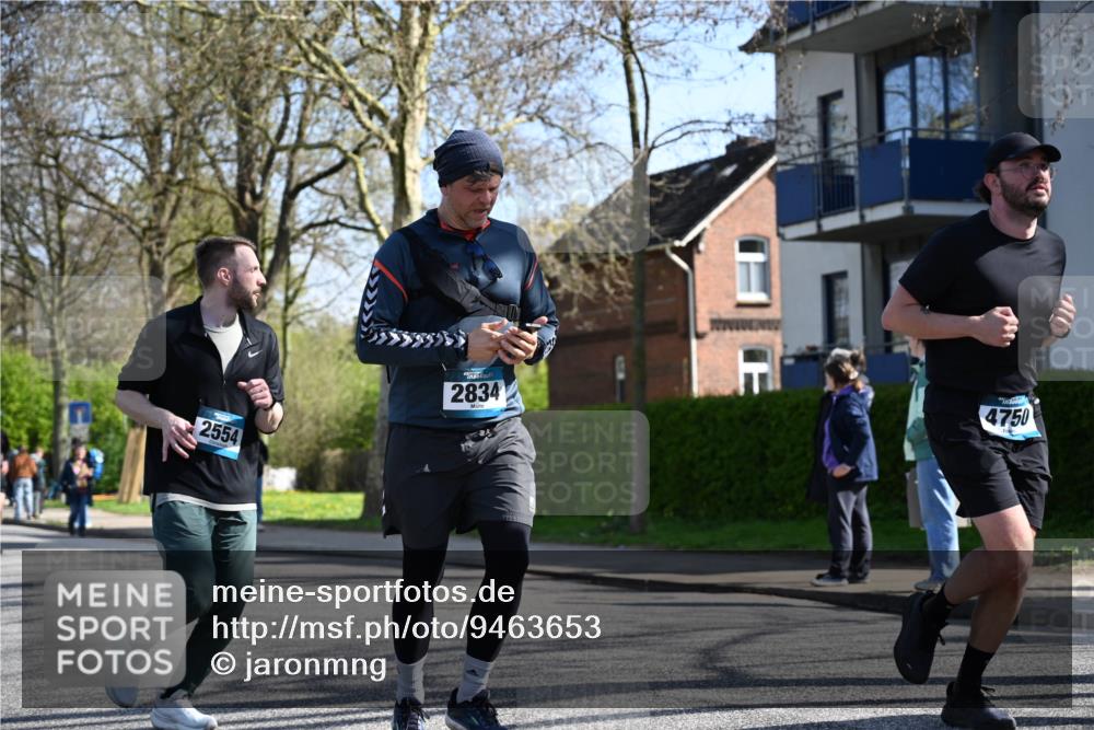 12.04.2026 - 45. Internationalen Wilhelmsburger Insellauf J. Mangold http://msf.ph/oto/9463653 12.04.2026 10:53:26 Ziel 4499, 4277, 2600, 5490, 5576, 5614, 4750, 2593, 2834, 2554, 5617, 5650, 4338, 5406, 2368, 5347, 3399, 2606, 3918, 5740 meine-sportfotos.de