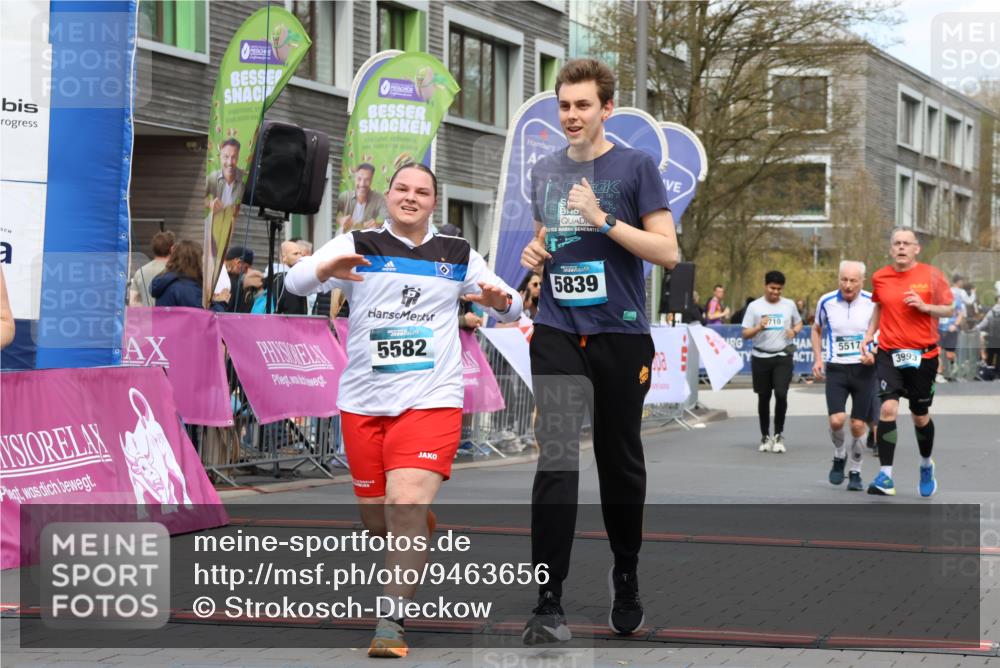 12.04.2026 - 45. Internationalen Wilhelmsburger Insellauf Strokosch-Dieckow http://msf.ph/oto/9463656 12.04.2026 13:16:28 Ziel 2681, 5839, 5582, 5666, 3993, 5517 meine-sportfotos.de