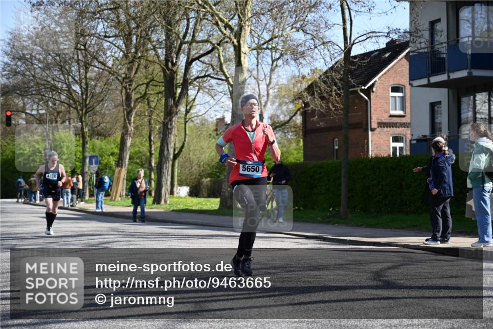 12.04.2026 - 45. Internationalen Wilhelmsburger Insellauf J. Mangold http://msf.ph/oto/9463665 12.04.2026 10:53:34 Ziel 5614, 4750, 2593, 2834, 2554, 5617, 5650, 4338, 5406, 2368, 5347, 3399, 2606, 2606, 3918, 5740, 2958, 2957, 2895, 3724 meine-sportfotos.de