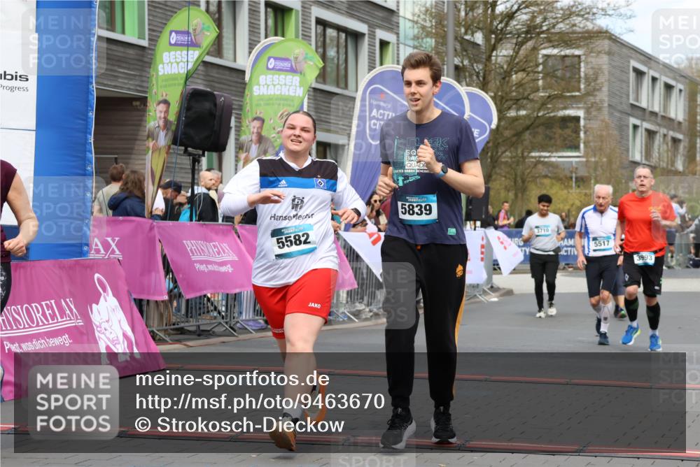 12.04.2026 - 45. Internationalen Wilhelmsburger Insellauf Strokosch-Dieckow http://msf.ph/oto/9463670 12.04.2026 13:16:28 Ziel 2681, 5839, 5582, 5666, 3993, 5517 meine-sportfotos.de
