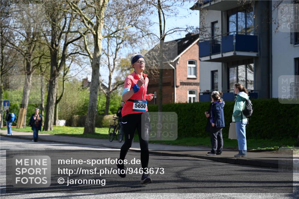 12.04.2026 - 45. Internationalen Wilhelmsburger Insellauf J. Mangold http://msf.ph/oto/9463673 12.04.2026 10:53:34 Ziel 5614, 4750, 2593, 2834, 2554, 5617, 5650, 4338, 5406, 2368, 5347, 3399, 2606, 2606, 3918, 5740, 2958, 2957, 2895, 3724 meine-sportfotos.de