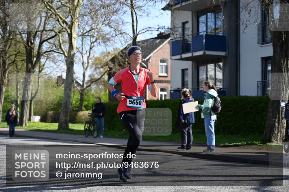 12.04.2026 - 45. Internationalen Wilhelmsburger Insellauf J. Mangold http://msf.ph/oto/9463676 12.04.2026 10:53:35 Ziel 5614, 4750, 2593, 2834, 2554, 5617, 5650, 4338, 5406, 5406, 2368, 5347, 3399, 2606, 3918, 5740, 2958, 2957, 2895, 3724, 2399 meine-sportfotos.de